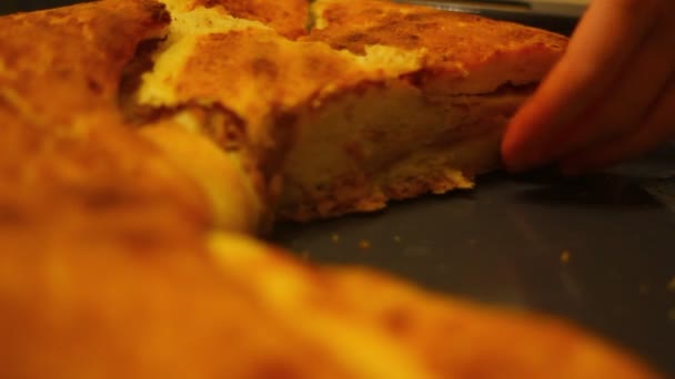 Taze Bisküvi Yiyen Bir Kadın Elmalı Bisküvi Yapımı Taze Sağlıklı — Stok video