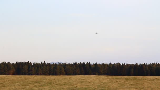 Piękna Przyroda Dużymi Strukturami Górskimi — Wideo stockowe