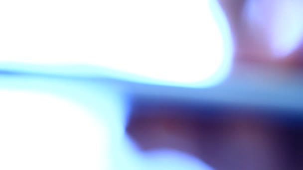 Макрос Мобільного Телефону Сріблястий Колір Палець Ковзає Ньому Використовуючи Його — стокове відео