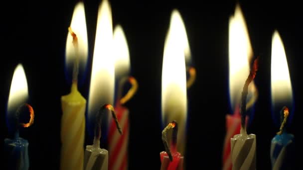 Las Velas Vivas Quema Lenta Los Colores Vivos Llama Viva — Vídeos de Stock