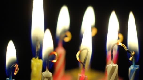 Las Velas Vivas Quema Lenta Los Colores Vivos Llama Viva — Vídeos de Stock