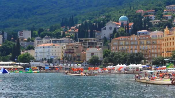 Gyönyörű Régi Észak Horvát Város Isztriában Gyönyörű Szállodákkal Mint Régi — Stock videók