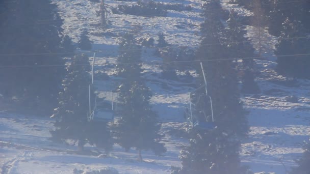 Centro Esquí Día Invierno Nebuloso — Vídeo de stock
