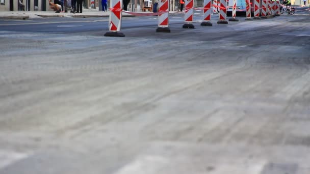 Arbeiten Auf Der Straße Bagger Arbeiter Straße Gesperrt — Stockvideo