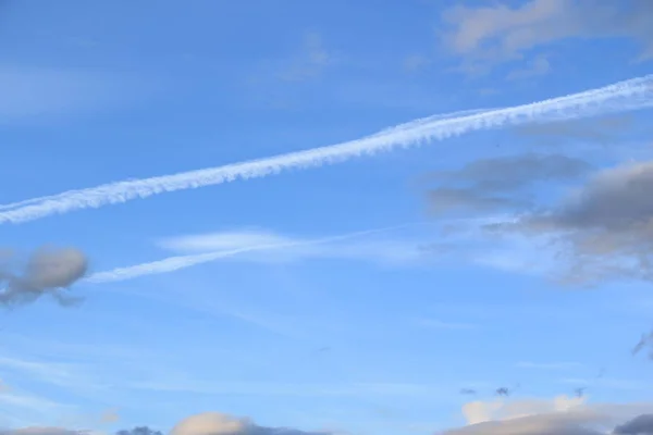 Donkere Wolken Vormen Zich Aan Hemel — Stockfoto