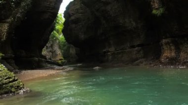 Nehir Abahsa Kanyonu. Martvili, Gürcistan