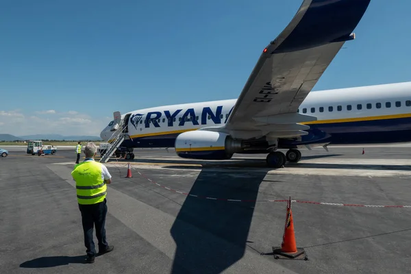 Ryanair 'den gelen uçak, Yunanistan' ın kuzeyindeki Selanik Havalimanı 'ndan hizmet aldı.