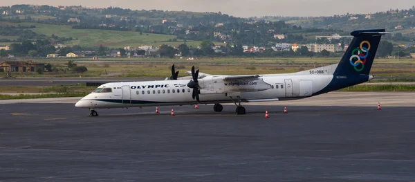 Olympic Airways 'in Kuzey Yunanistan' daki Selanik Havalimanı 'ndaki uçağı..