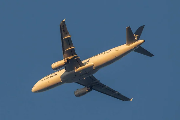 Avion Ligne Airbus A320 Aegean Airlines Survolant Rafina Grèce — Photo