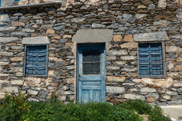 Yunanistan 'ın Schinoussa adasındaki eski bina.