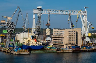Gdynia, Polonya limanında gemi ve rıhtımı olan büyük bir sanayi bölgesi..