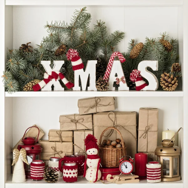 Mutlu Noeller! Ahşap harflerle Xmas örme şapka ve atkı ben