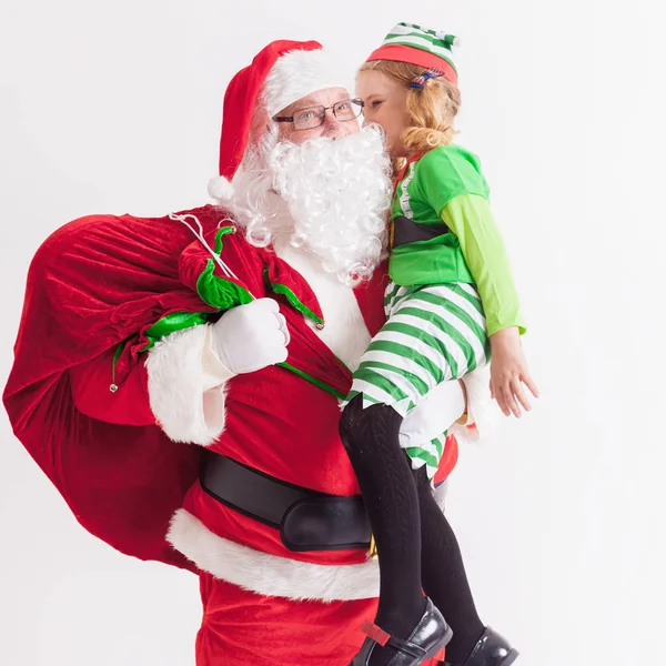 Desejo de Natal 2016. Papai Noel e Menina. Dizendo desejos — Fotografia de Stock