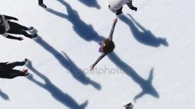 Buz pateni kadın açık, buz pateni pisti Medeo havadan görünümü