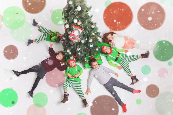 Feliz Natal 2016 Crianças felizes comemorando — Fotografia de Stock