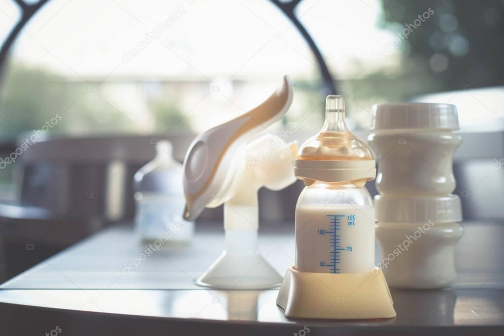 Manual breast pump, mothers milk