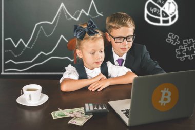 Akıllı çocuk bitcoin cryptocurency satın alma