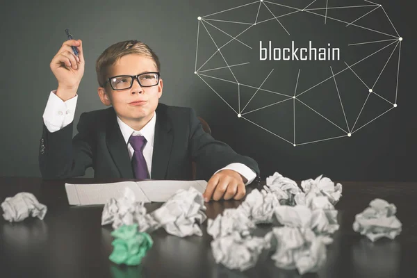 Successfully boy earning money with bitcoin cryptocurrency. — Stock Photo, Image