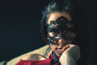 Seksi kadın karnaval maskesi. Gizli. Moda. Venedik Karnavalı.