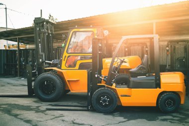 Güvenilir ağır yükleyici, forklift kamyon. Ağır ekipman