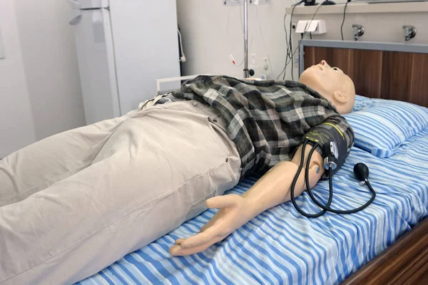 Robotic Character Medic Aim Futuristic Medical Patient Robot Works Patient — Stock Photo, Image
