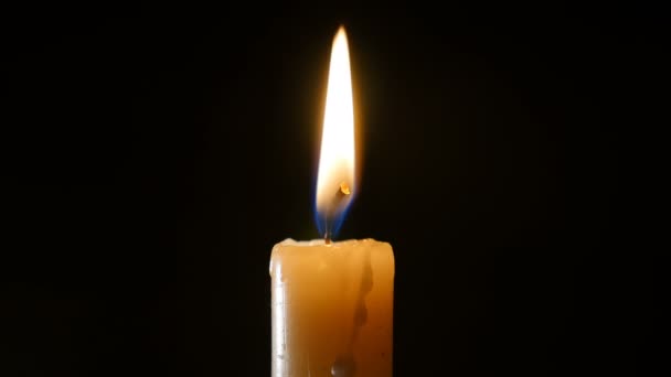 蜡烛灯，慢慢地吹灭 — 图库视频影像