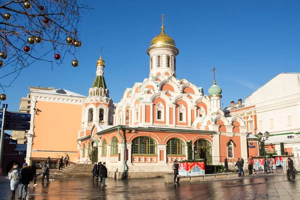 Μόσχα, Ρωσία. Εκκλησία στο όνομα του Καζάν εικονίδιο του η μητέρα του Θεού στην Κόκκινη Πλατεία. — Φωτογραφία Αρχείου