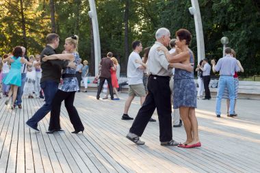 Moskova, Rusya, 25.06.2016: Dans okulu VDKNh. genç insanlara 