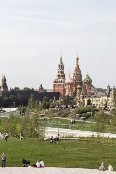 Russia, Moscow:  Landscaping Park Zaryadye — Stock Photo, Image