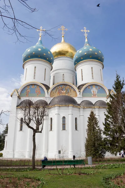 Sergiev Posad, Rusya: 02 Mayıs 2018. Kutsal Trinity-St Sergius Lavra. Varsayım Katedrali. UNESCO Dünya Miras Listesi. 
