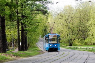 Rusya, Moskova, 06 Mayıs 2018: Tramvay, popüler ve uygun form sokakta toplu taşıma