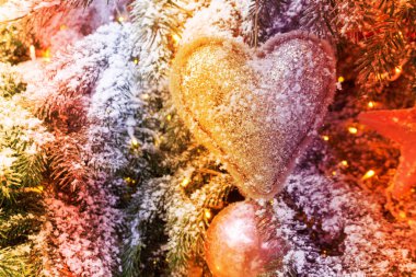 Noel Ağacı Madalyalı. 