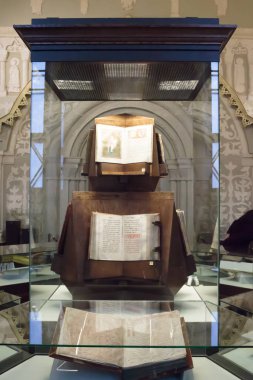 Moskova; Rusya - 13 Aralık 2017: Rusya 'nın en büyük ulusal tarihi müzesi olan Devlet Tarihi Müzesi Kızıl Meydan' da yer almaktadır..