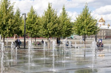 Rusya, Moskova - 16 Ağustos 2016: Krymskaya Sanatçılar Merkezi yakınlarındaki Krimskaya seti