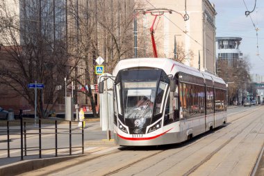 Moskova, Rusya - Mart 09. 2020: - 09 Mart. 2020: Lesnaya Caddesi 'ne tramvay