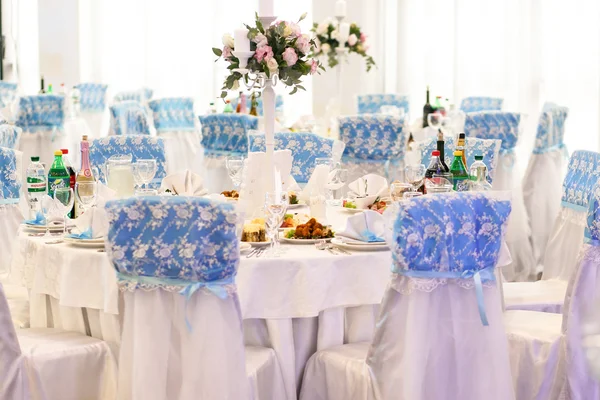 Vackert bröllop catering i restaurang — Stockfoto