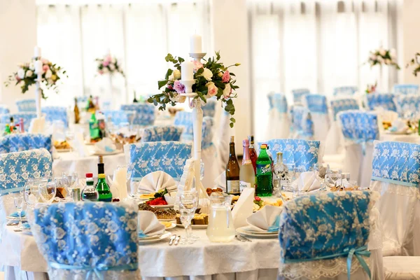 Schöne Hochzeitsverpflegung im Restaurant — Stockfoto