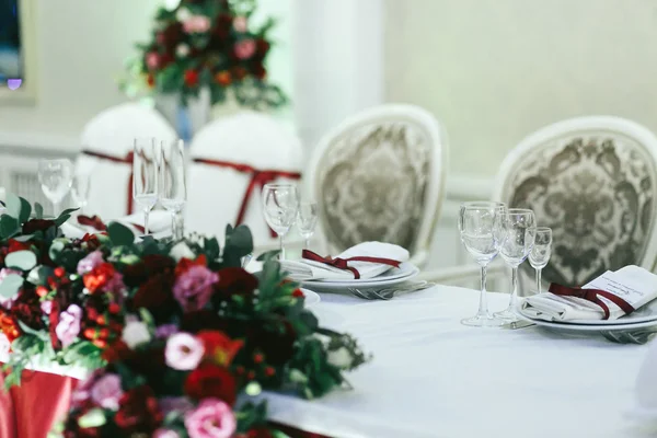 Ajuste de mesa festivo para boda — Foto de Stock