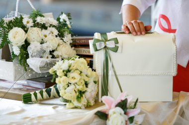 düğün hediyeleri için tablo 
