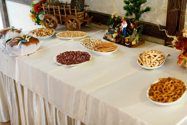 Pasticcini casalinghi sul tavolo — Foto Stock