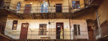 Balkon kapıları çift pozlar 