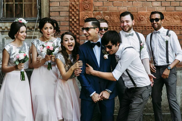 Best man is embraces a groom — Stock Photo, Image