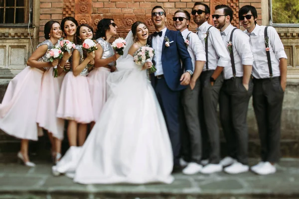 Momento feliz no casamento do belo casal — Fotografia de Stock