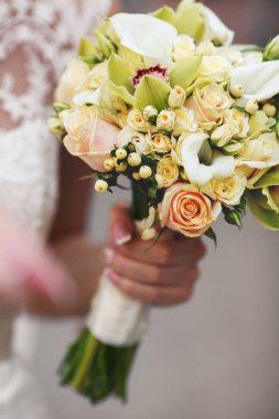 callas ve pembe gül buketi 