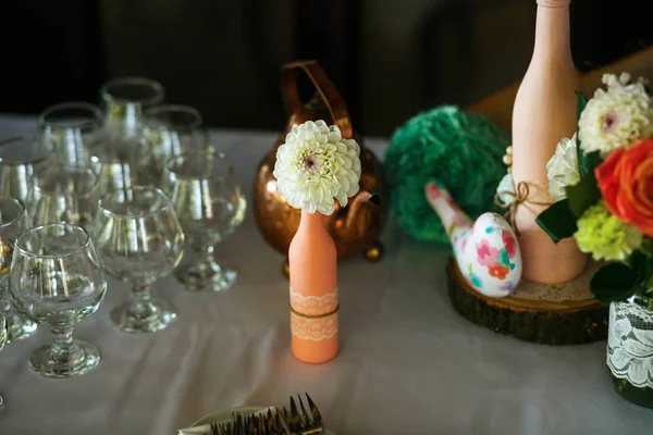 花与花瓶是宴会上 — 图库照片