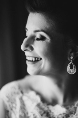 Happinest gelin düğün üzerinde