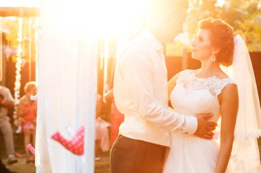 Gelinler bir güneş ışını vardır