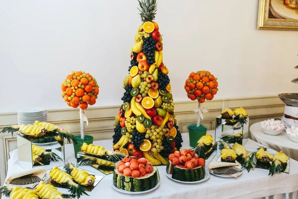 Exotic fruits prepared for a festive dinner — Stock Photo, Image