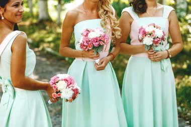 Güzel nedime buketleri ile 