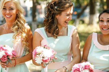 Güzel nedime buketleri ile 